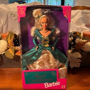 Royal Enchantment Barbie Green 1995 #14010 NRFB